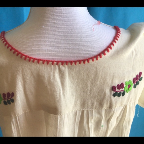Mexican Embroidered Peasant Style Hand Embroidered Blouses - Picture 9 of 10